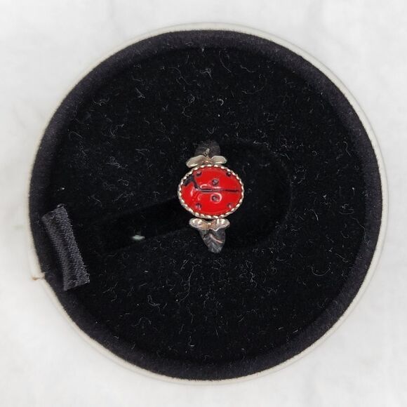 Child's silver ladybug ring - Picture 1 of 7